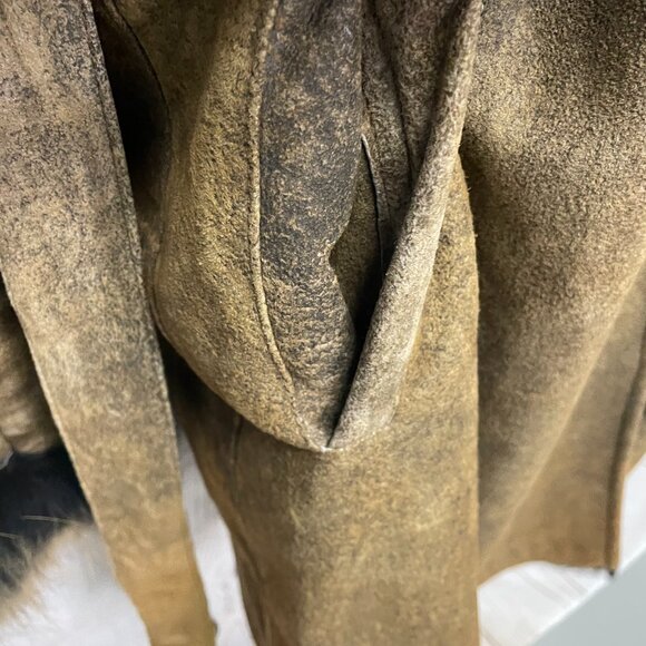 Overland Ember Sheepskin belted jacket with raccoon fur trim - Picture 7 of 11